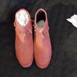 Woman's ankle boot moccasin never been worn